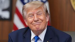 Noch mehr Amerikaner sollen neue Pässe mit Donald Trumps Abbild bekommen. Noch mehr Amerikaner sollen neue Pässe mit Donald Trumps Abbild bekommen.