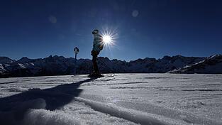 In den Alpen soll sich am Wochenende auch die Sonne blicken lassen. (Archivbild) In den Alpen soll sich am Wochenende auch die Sonne blicken lassen. (Archivbild)