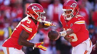 Walker (links) erzielte den ersten Touchdown für die Chiefs. Walker (links) erzielte den ersten Touchdown für die Chiefs.