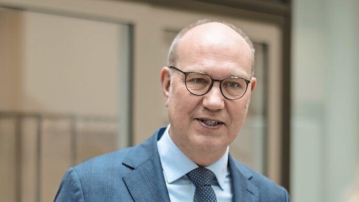 Der Kanzler sehe die soziale Arbeit zu sehr als Kostenfaktor, sagt Rüdiger Schuch. Der Kanzler sehe die soziale Arbeit zu sehr als Kostenfaktor, sagt Rüdiger Schuch.