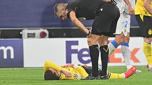 Konstantinos Karetsas (l) musste gegen Villarreal früh ausgewechselt werden. Konstantinos Karetsas (l) musste gegen Villarreal früh ausgewechselt werden.