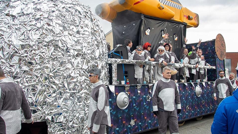 Ausgelassene Stimmung herrschte beim Faschingsumzug in Hofkirchen.