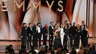 «Widow's Bay» wurde zum Überraschungssieger der diesjährigen Emmys. «Widow's Bay» wurde zum Überraschungssieger der diesjährigen Emmys.