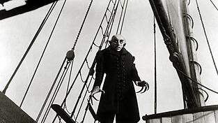 Max Schreck - unübertroffen schaurig als Graf Orlok in 'Nosferatu'. Aus seiner Vampirdarstellung lässt sich nichts Romantisches herleiten. Max Schreck - unübertroffen schaurig als Graf Orlok in 'Nosferatu'. Aus seiner Vampirdarstellung lässt sich nichts Romantisches herleiten.