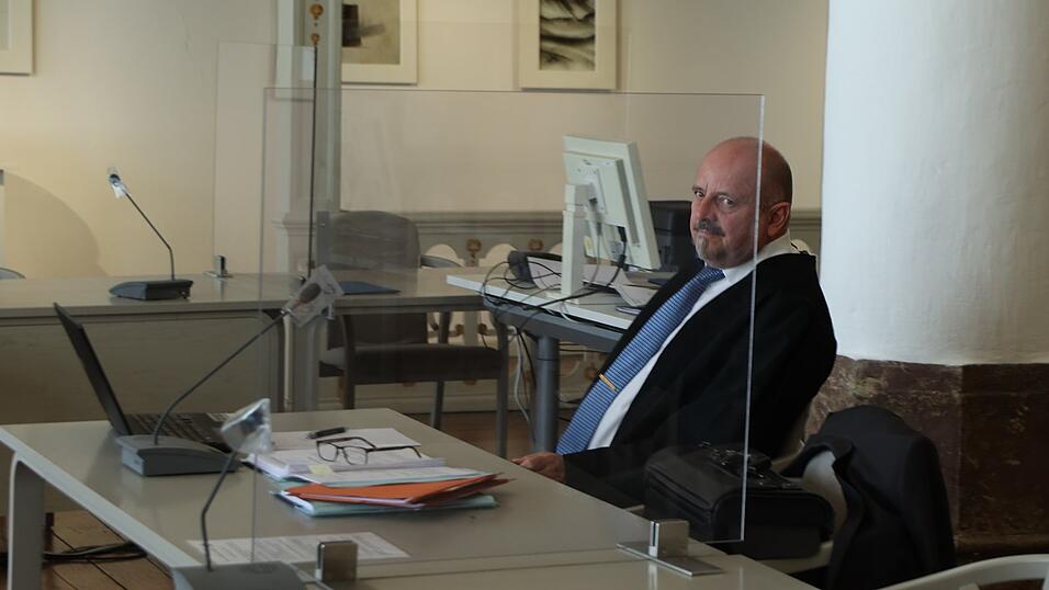 Warum genau der Angeklagte dem Verfahren fern blieb, das konnte auch sein Rechtsbeistand Alois Fuggenthaler nicht sagen.