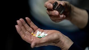 Die Staatsanwaltschaft warf dem Mann vor, gegen Geld Benzodiazepine weitergegeben zu habe. (Symbolfoto)