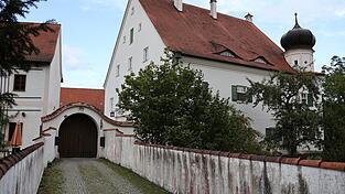 Das private „Pilbis-Schlösschen“ in Siegenburg ist am Sonntag zum Tag des offenen Denkmals für die interessierte Bevölkerung zu besichtigen. Das private „Pilbis-Schlösschen“ in Siegenburg ist am Sonntag zum Tag des offenen Denkmals für die interessierte Bevölkerung zu besichtigen.