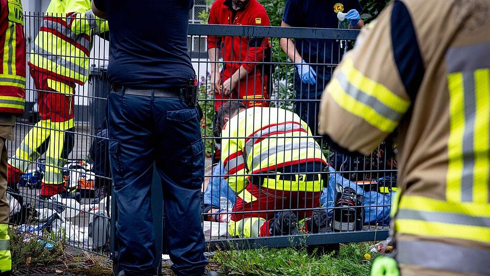 Der 61-J&auml;hrige wurde lebensgef&auml;hrlich verletzt ins Krankenhaus geflogen.
