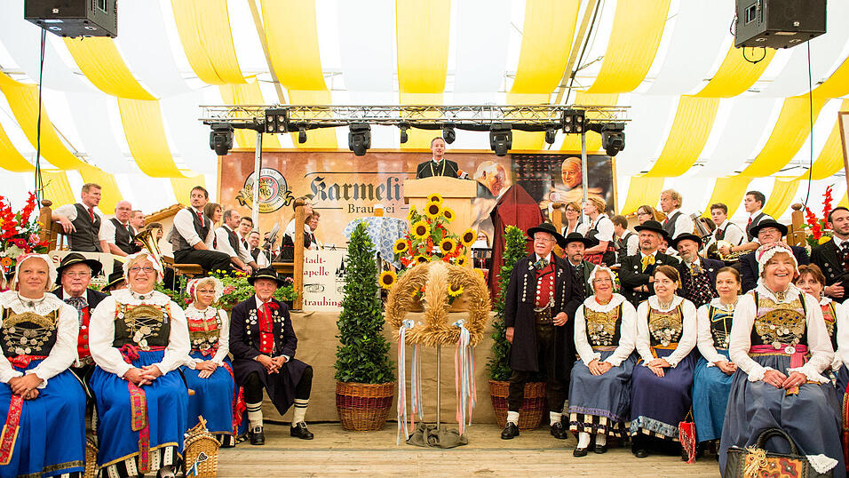 Alle Infos und Bilder gibt es hier.Foto: Mathias AdamImpressionen von der Volksfest-Eröffnung im Nothaft-Festzelt. Alle Infos und Bilder gibt es hier.Foto: Mathias AdamImpressionen von der Volksfest-Eröffnung im Nothaft-Festzelt.
