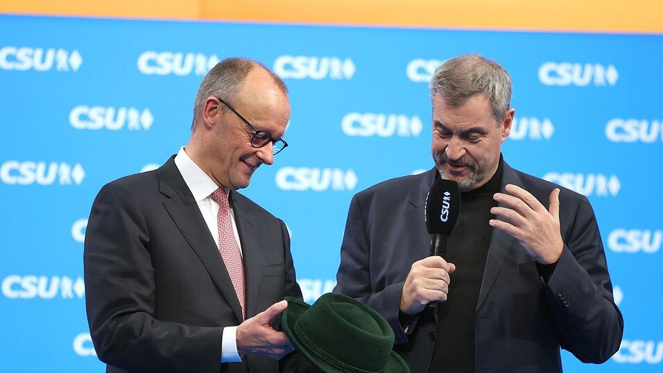 Beim letzten CSU-Parteitag bekam Merz einen Trachtenhut. Was bekommt er diesmal - au&szlig;er Druck in der P-Frage?