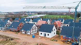 Der Standort eines Grundstücks oder eines Gebäudes ist in Bayern für die Berechnung der Grundsteuer unerheblich. Nur die Gemeinden haben durch die Hebesätze Einfluss auf die Höhe. Der Standort eines Grundstücks oder eines Gebäudes ist in Bayern für die Berechnung der Grundsteuer unerheblich. Nur die Gemeinden haben durch die Hebesätze Einfluss auf die Höhe.