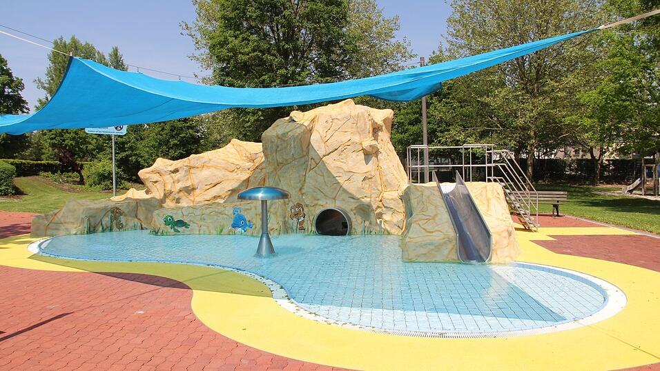 Der Wasserspielgarten wurde im vergangenen Jahr neu gestaltet, sehr zur Freude des scheidenden Schwimmmeisters. Der Wasserspielgarten wurde im vergangenen Jahr neu gestaltet, sehr zur Freude des scheidenden Schwimmmeisters.