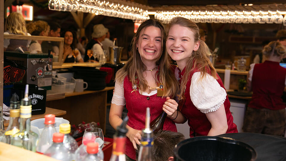Die Partybilder vom Montag, 18. August, aus dem Festzelt Krönner. Die Partybilder vom Montag, 18. August, aus dem Festzelt Krönner.