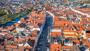 Die Stadt Landshut von oben. Die starke Wachstumsphase der niederbayerischen Stadt scheint erst einmal vorbei zu sein. Die Stadt Landshut von oben. Die starke Wachstumsphase der niederbayerischen Stadt scheint erst einmal vorbei zu sein.