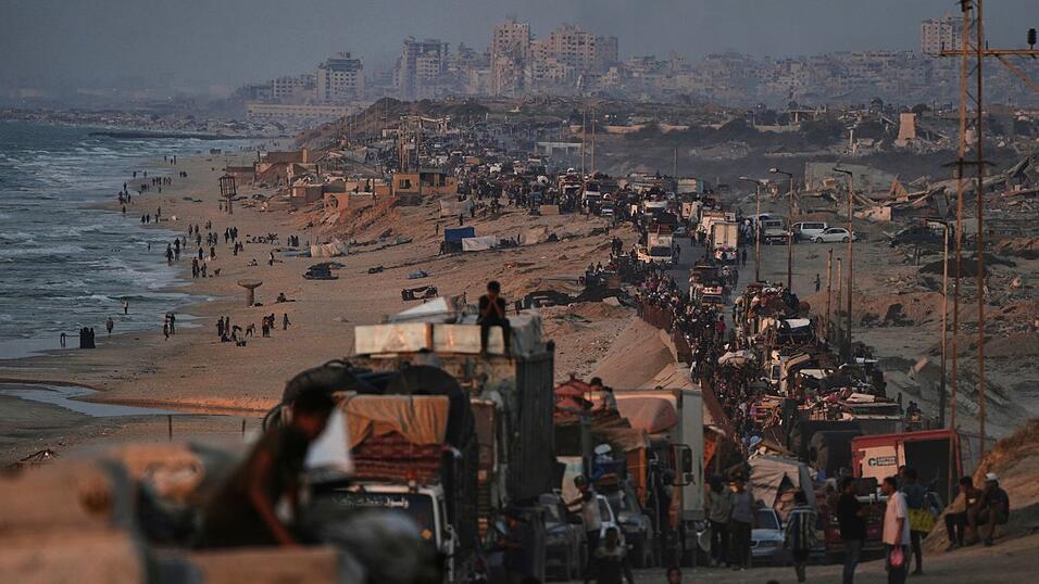 Nach Angaben der israelischen Armee haben inzwischen schätzungsweise mehr als 450.000 Bewohner die Stadt Gaza verlassen. (Archivbild)