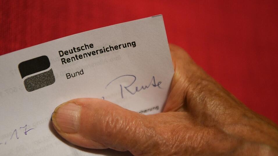 Eine von der Bundesregierung eingesetzte Kommission macht Vorschläge zur Zukunft der Rente. (Symbolbild) Eine von der Bundesregierung eingesetzte Kommission macht Vorschläge zur Zukunft der Rente. (Symbolbild)