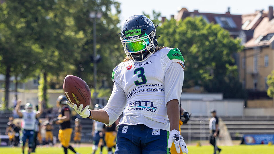 Für die noch immer punktlosen Straubing Spiders um Jordan Pouncey steht gegen Regensburg vieles, wenn nicht sogar alles auf dem Spiel. Für die noch immer punktlosen Straubing Spiders um Jordan Pouncey steht gegen Regensburg vieles, wenn nicht sogar alles auf dem Spiel.