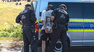 Am früheren Wohnsitz des YouTubers «Drachenlord» gab es einen Polizeieinsatz. Am früheren Wohnsitz des YouTubers «Drachenlord» gab es einen Polizeieinsatz.