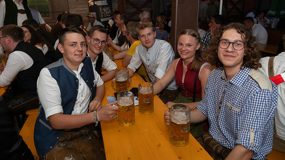 Die Partybilder vom Montag, 14. August 2023, aus dem Festzelt Wenisch. Die Partybilder vom Montag, 14. August 2023, aus dem Festzelt Wenisch.