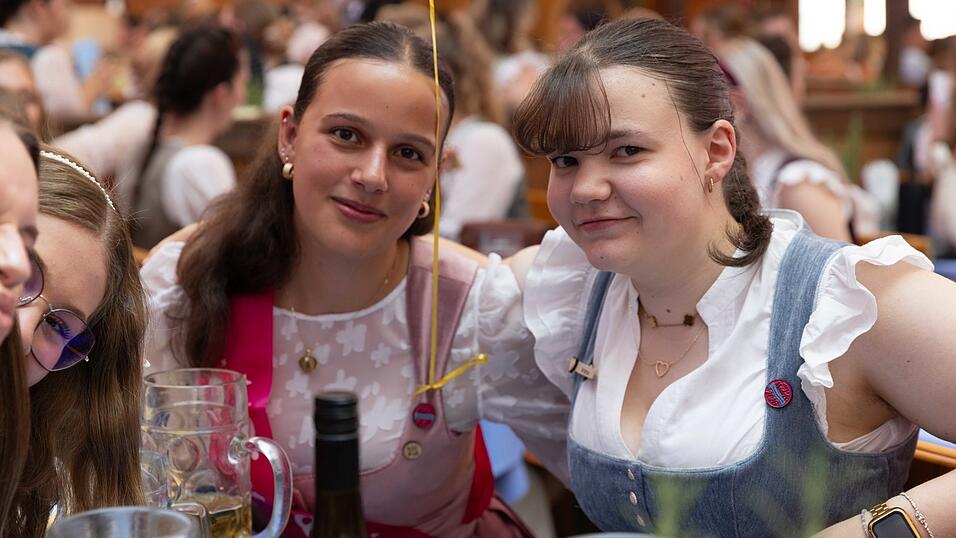 Die Partybilder vom Sonntag, 9. August, aus dem Festzelt Wenisch. Die Partybilder vom Sonntag, 9. August, aus dem Festzelt Wenisch.