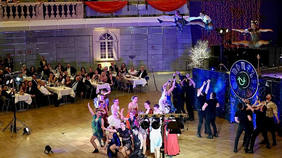 Die 'Members of Dance' begeisterten das Publikum mit ihrer Show 'Auf den Spuren des vergessenen Sternzeichens'.