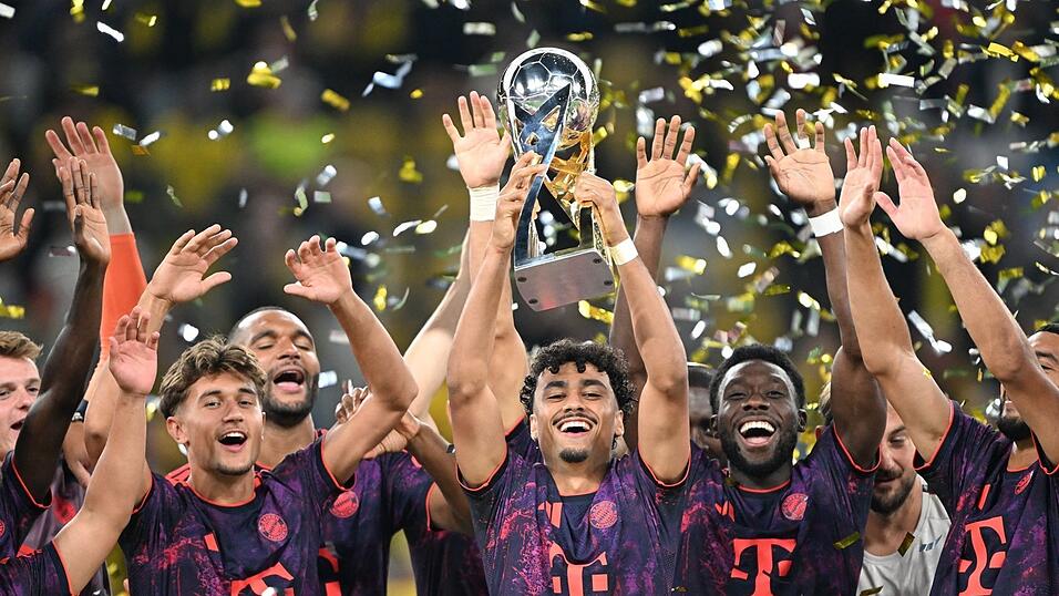 Nathaniel Brown mit dem Supercup - der Neuzugang legt in München einen Topstart hin. Nathaniel Brown mit dem Supercup - der Neuzugang legt in München einen Topstart hin.