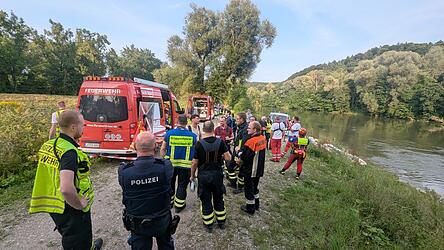 Zahlreiche Einsatzkräfte waren am Mittwochabend an der Isar im Einsatz.