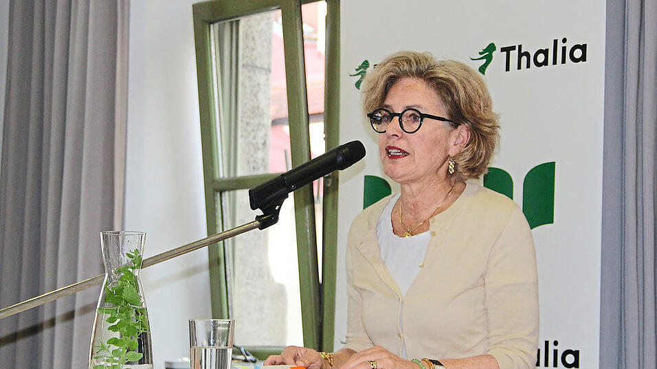 Sophie von Bechtolsheim stellte ihr Bild von Claus Schenk Graf von Stauffenberg vor.
