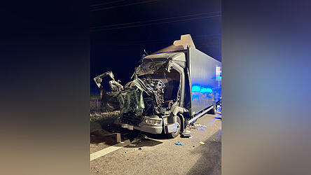 In der Nacht auf Donnerstag ist es auf der A3 zu einem schweren Verkehrsunfall mit zwei Lastwagen gekommen.