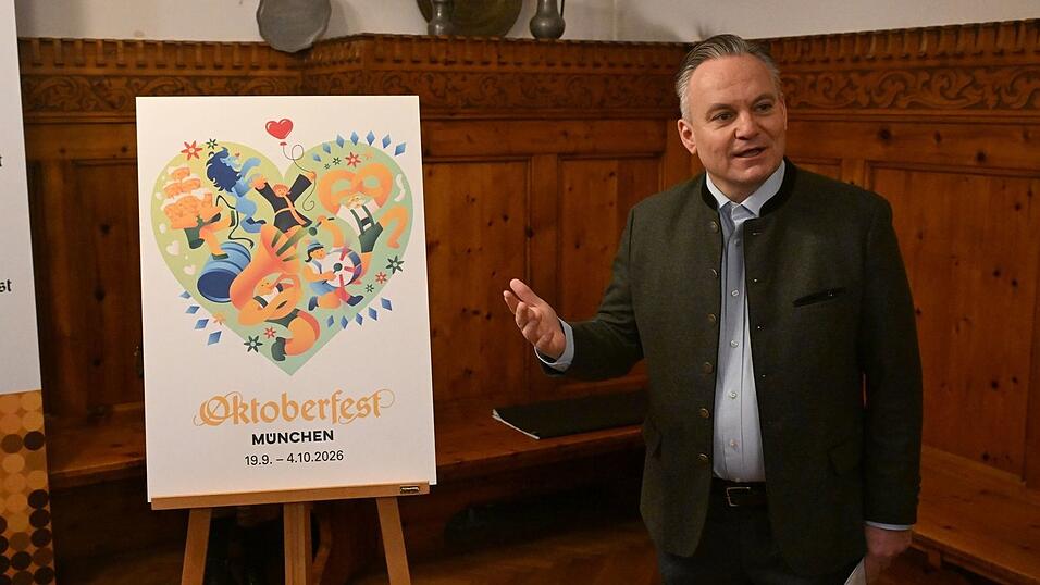 Wiesnchef Scharpf zeigt das mit dem dritten Preis ausgezeichnete Wiesn-Motiv-