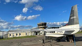 Eine neunsitzige Cessna Grand Caravan fliegt von Wallm&uuml;hle aus nach Kroatien und Slowenien.