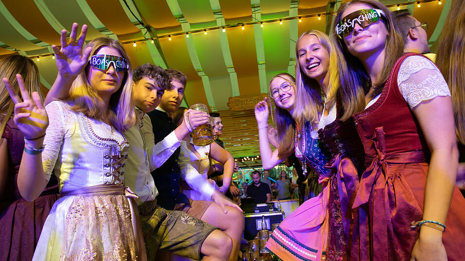 Die Partybilder vom Sonntag, 17. August, aus dem Festzelt Nothaft. Die Partybilder vom Sonntag, 17. August, aus dem Festzelt Nothaft.