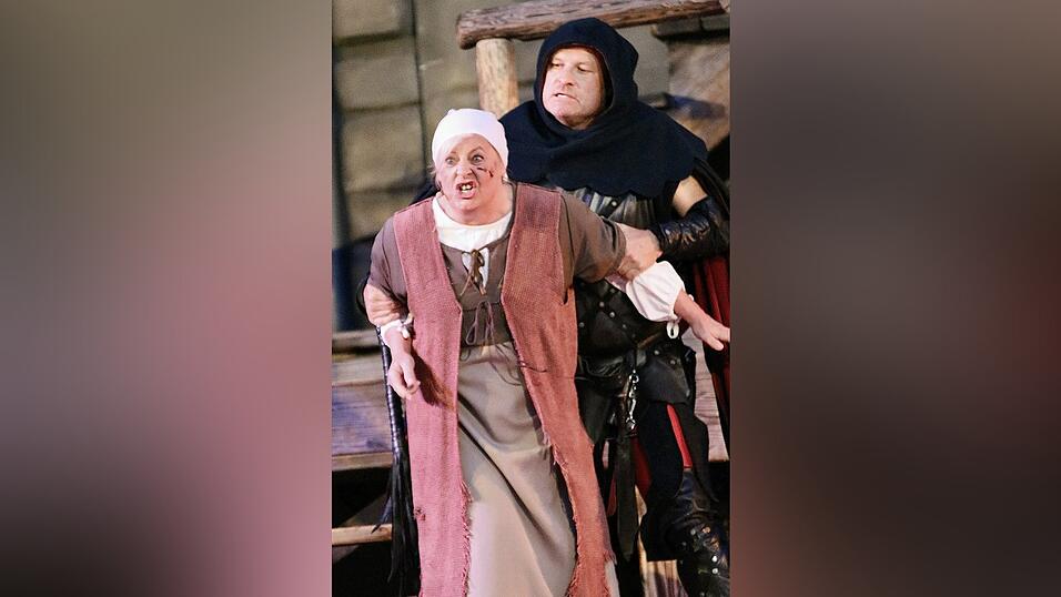 Eindr&uuml;cke von der Gruppe 'blau', die am Freitagabend die Drachenstich-Premiere gespielt hat.