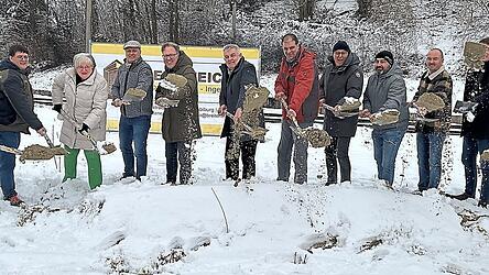 Offizieller Spatenstich am Unterreiterweg zum Neubau von sechs Mietwohnungen mit dauerhafter Anbindung an den sozialen Wohnungsbau.