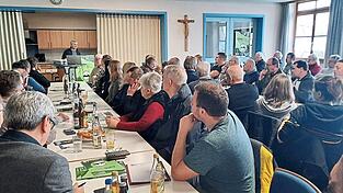 Listensprecher Martin Schneider stellt das Wahlprogramm für die kommenden sechs Jahre vor. Listensprecher Martin Schneider stellt das Wahlprogramm für die kommenden sechs Jahre vor.