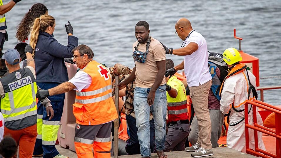 Viele Asylbewerber kommen &uuml;ber das Mittelmeer und betreten in Griechenland, Spanien oder Italien erstmals europ&auml;ischen Boden. (Archivbild)