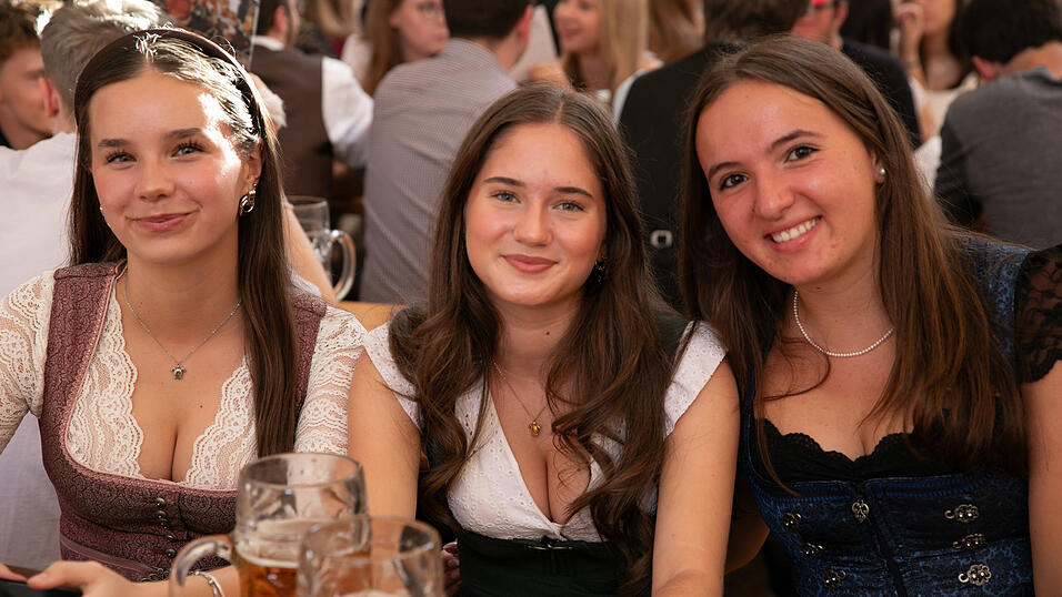Die Partybilder vom Montag,11. August, aus dem Festzelt Nothaft. Die Partybilder vom Montag,11. August, aus dem Festzelt Nothaft.