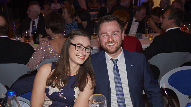 Die Metzgerzunft hat am Samstagabend in die Joseph-von-Fraunhofer-Halle eingeladen. Die Metzgerzunft hat am Samstagabend in die Joseph-von-Fraunhofer-Halle eingeladen.