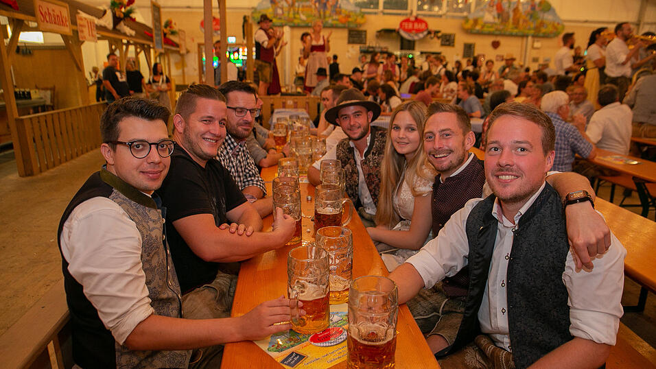 Die Partybilder von Sonntag, 21. August 2022, aus dem Festzelt Greindl.