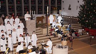 Auch die Kinder- und Jugendch&ouml;re haben wieder sch&ouml;ne Musik f&uuml;r die Festtage einge&uuml;bt.
