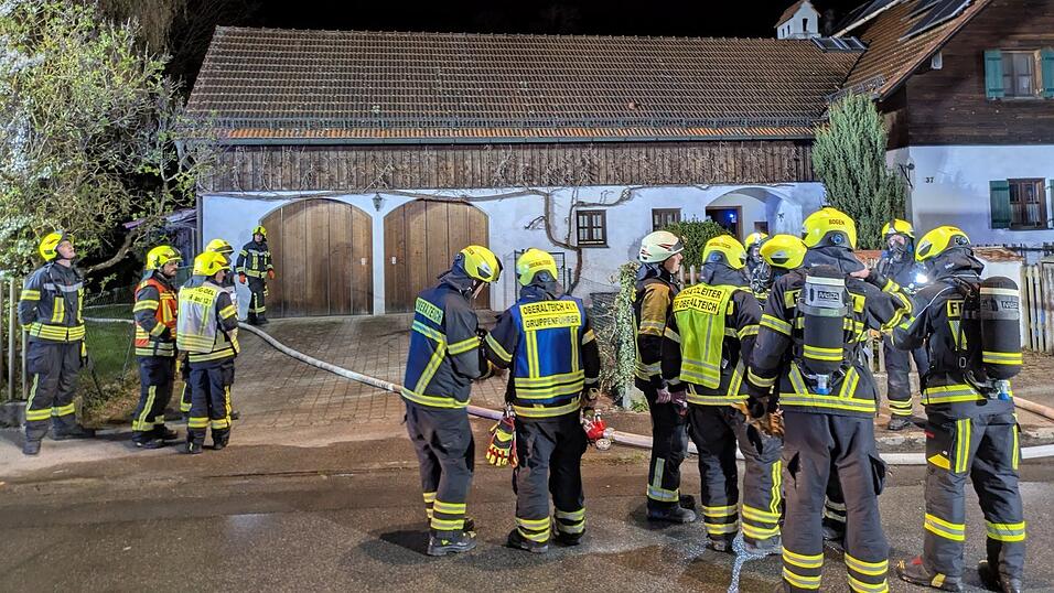 Ein Dachstuhlbrand forderte Einsatzkräfte aus Bogen und den umliegenden Gemeinden. Ein Dachstuhlbrand forderte Einsatzkräfte aus Bogen und den umliegenden Gemeinden.