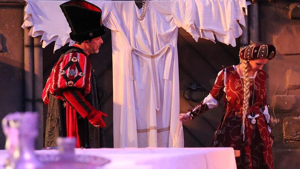 Bilder der Gruppe 'Gr&uuml;n' des Drachenstich-Festspiels.