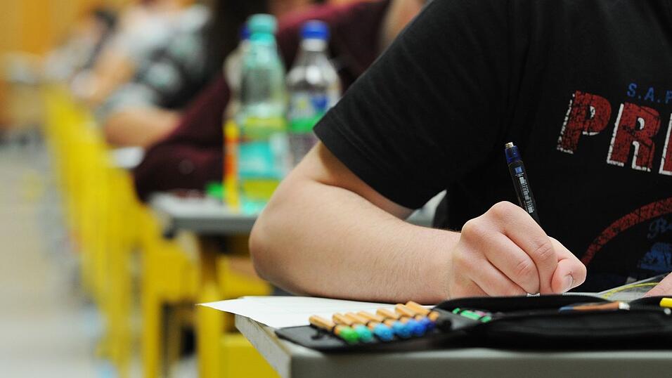 Die &Uuml;bergabe der Abiturzeugnisse erfolgt am 26. Juni 2026. (Archivbild)