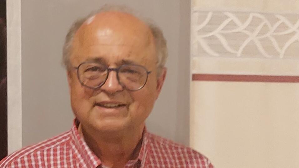 Eine beispiellose Erfolgsbilanz kann Bürgermeister Max Schmaderer zum Abschied nach 36 Jahren im Amt vorweisen. Eine beispiellose Erfolgsbilanz kann Bürgermeister Max Schmaderer zum Abschied nach 36 Jahren im Amt vorweisen.