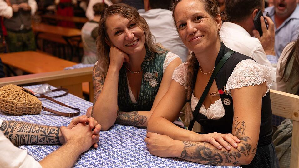 Die Partybilder vom Samstag, 8. August, aus dem Festzelt Greindl. Die Partybilder vom Samstag, 8. August, aus dem Festzelt Greindl.