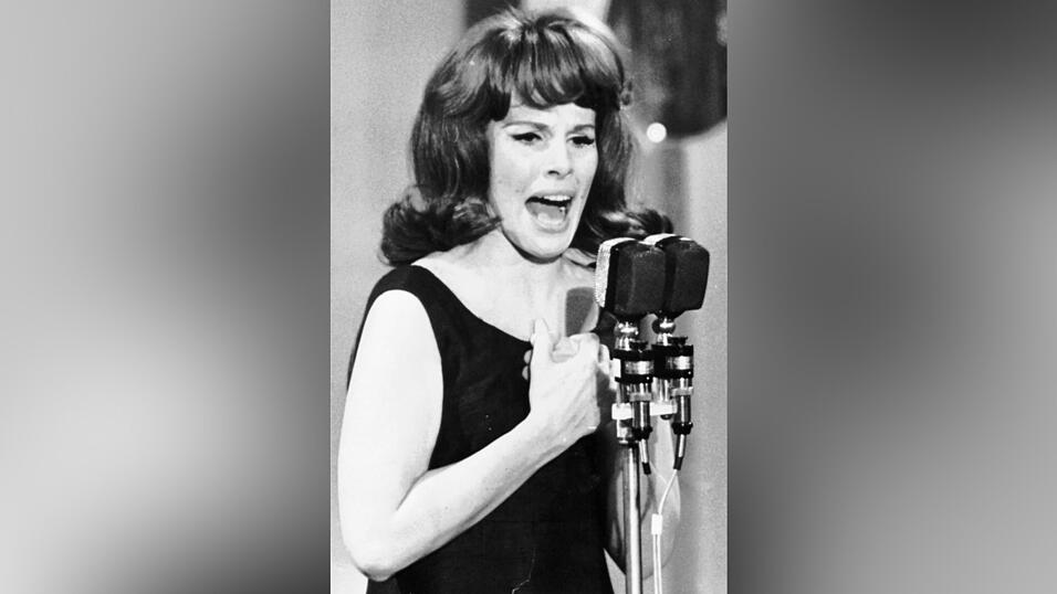 Die Sängerin prägte mehr als sechs Jahrzehnte die italienische Musikszene und galt in Italien als Ikone. (Archivbild) Die Sängerin prägte mehr als sechs Jahrzehnte die italienische Musikszene und galt in Italien als Ikone. (Archivbild)