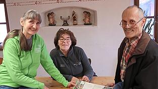 Ute Sch&ouml;del-Geiger, Melanie Rauscher und Robert Kurzmann (von links) stellen das reichhaltige Jahresprogramm des Bund Naturschutz vor.