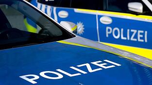 Der Mann muss sich jetzt wegen eines verbotenen Kraftfahrzeugrennens vor Gericht verantworten. (Symbolbild) Der Mann muss sich jetzt wegen eines verbotenen Kraftfahrzeugrennens vor Gericht verantworten. (Symbolbild)