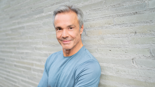 Zur Schule ging Hannes Jaenicke in Regensburg. Zur Schule ging Hannes Jaenicke in Regensburg.