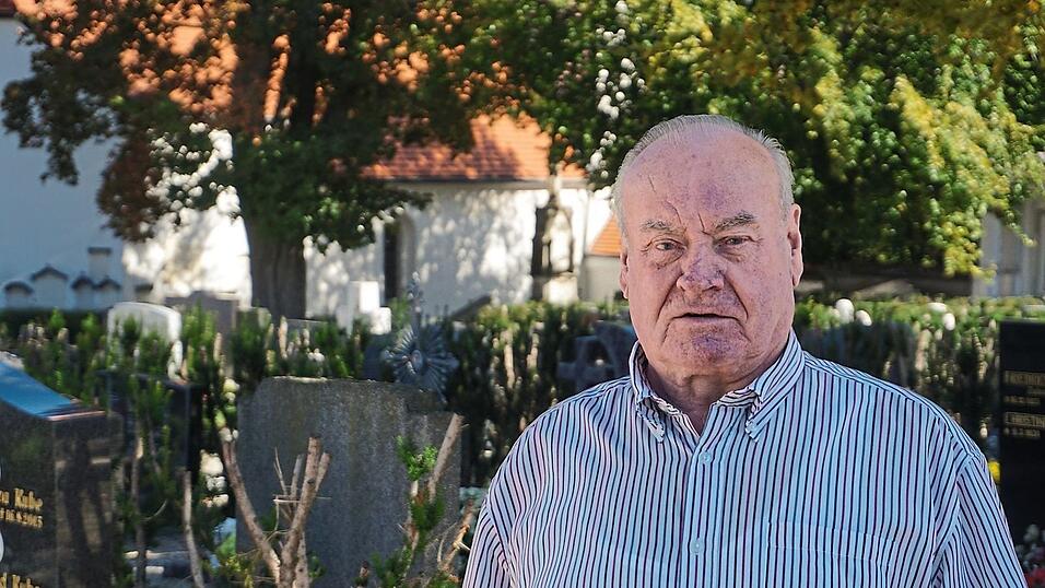 Josef Weinzierl war seit März 1995 am Landauer Friedhof tätig. Josef Weinzierl war seit März 1995 am Landauer Friedhof tätig.